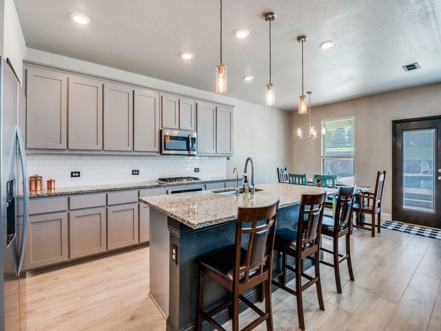 1232 Rushmore Drive, Burleson, TX 76028