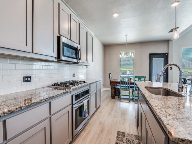 1232 Rushmore Drive, Burleson, TX 76028