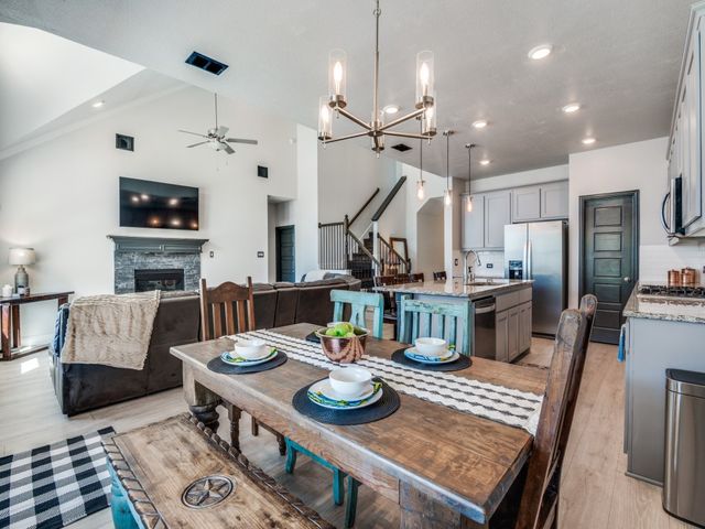 1232 Rushmore Drive, Burleson, TX 76028