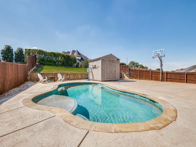 1232 Rushmore Drive, Burleson, TX 76028