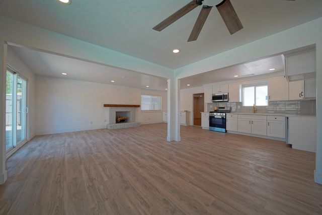 1690 W Kanai Avenue, Porterville, CA 93257