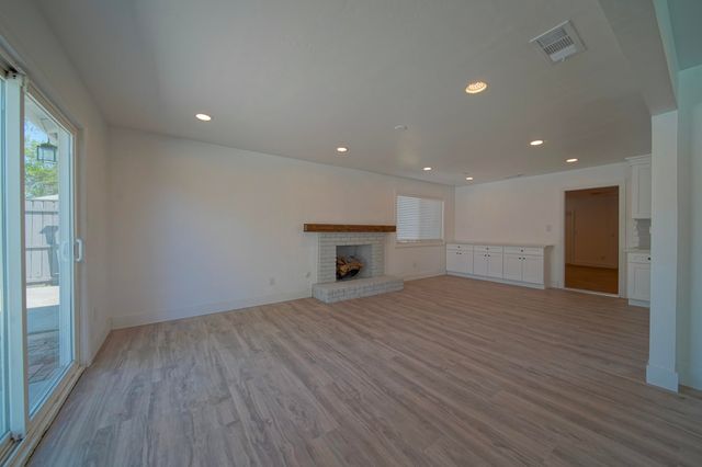 1690 W Kanai Avenue, Porterville, CA 93257