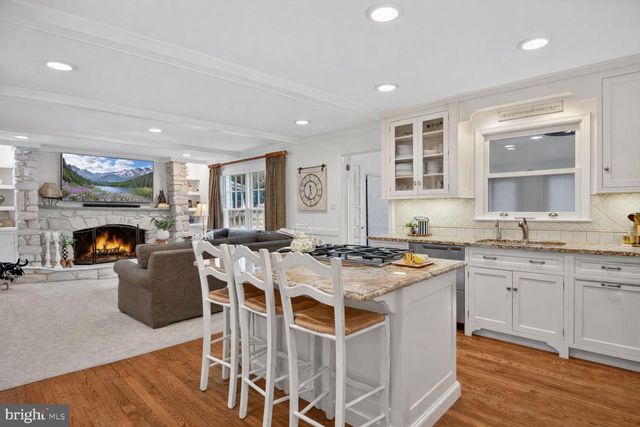 10206 KENSINGTON PKWY, Kensington, MD 20895