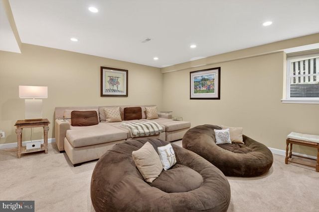 10206 KENSINGTON PKWY, Kensington, MD 20895