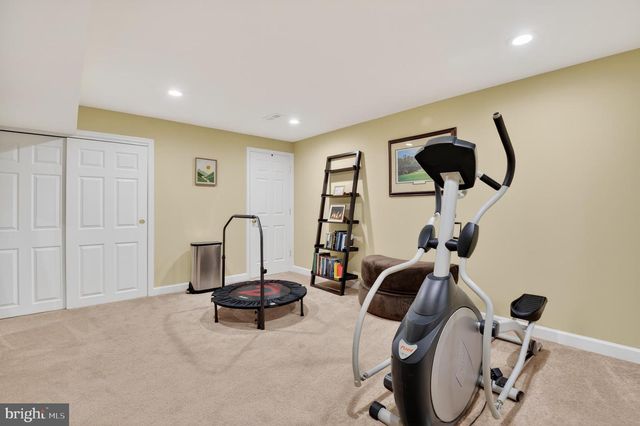 10206 KENSINGTON PKWY, Kensington, MD 20895