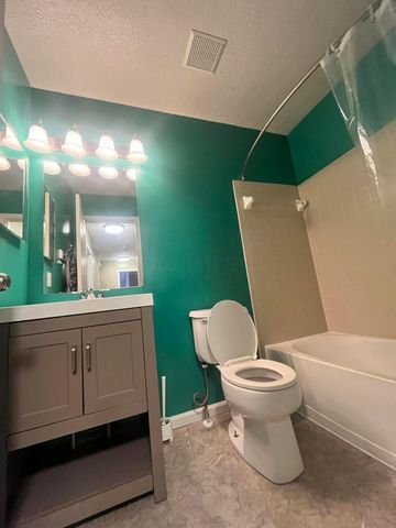 9126 Ellersly Drive, Lewis Center, OH 43035