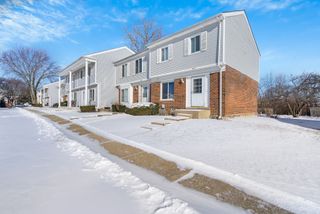 451 YORKSHIRE Square, Bolingbrook, IL 60440