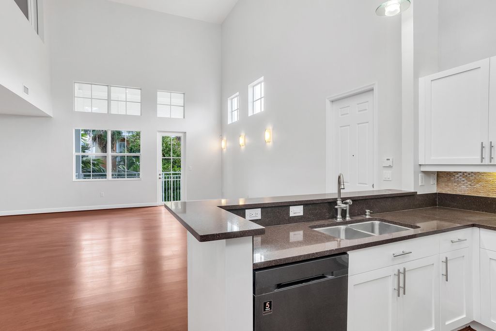 427 SW 13th Terrace, Fort Lauderdale, FL 33312