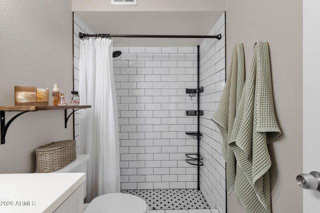 4721 W SWEETWATER Avenue, Glendale, AZ 85304