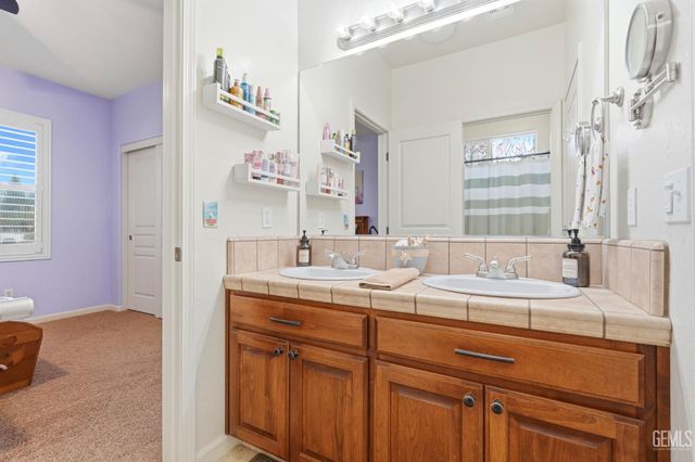 1998 Albarino Street, Tulare, CA 93274