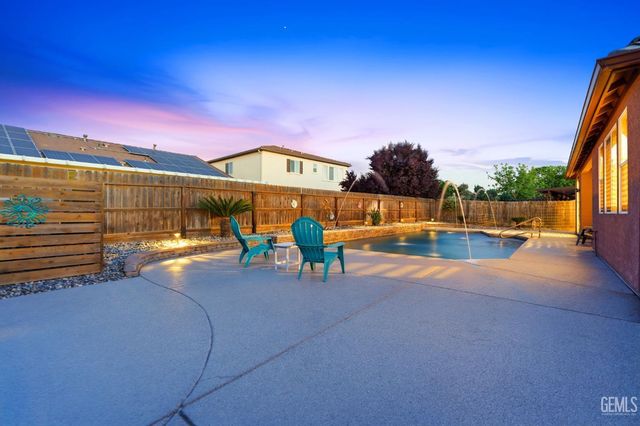 1998 Albarino Street, Tulare, CA 93274