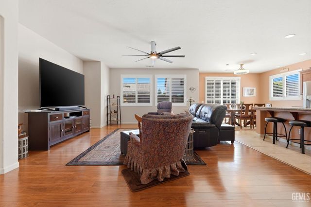 1998 Albarino Street, Tulare, CA 93274