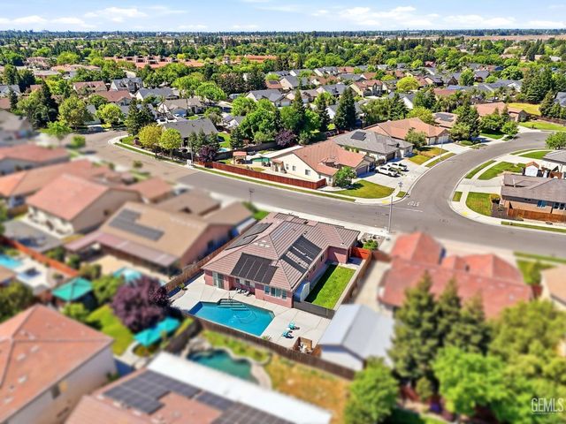 1998 Albarino Street, Tulare, CA 93274