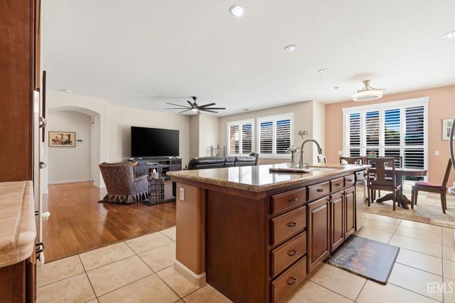 1998 Albarino Street, Tulare, CA 93274