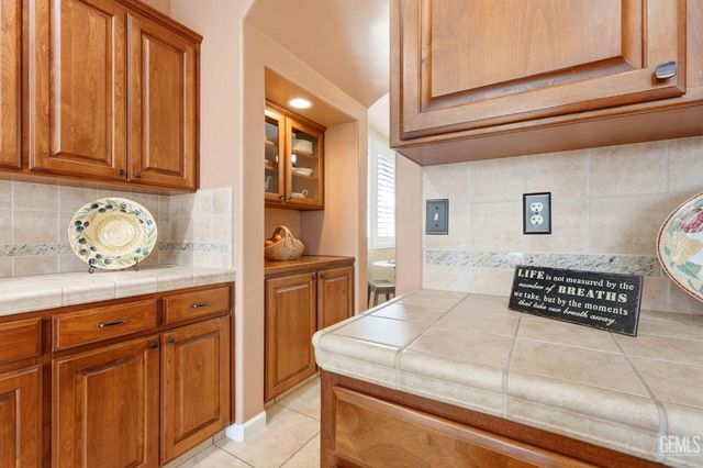 1998 Albarino Street, Tulare, CA 93274