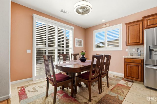 1998 Albarino Street, Tulare, CA 93274