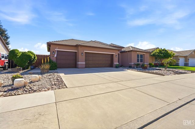 1998 Albarino Street, Tulare, CA 93274