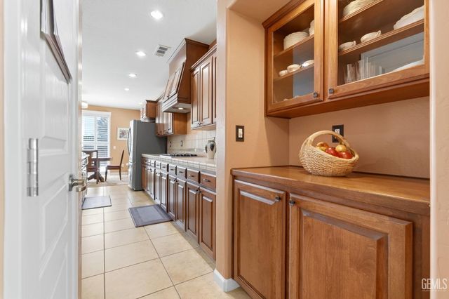 1998 Albarino Street, Tulare, CA 93274