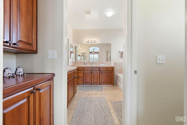 1998 Albarino Street, Tulare, CA 93274