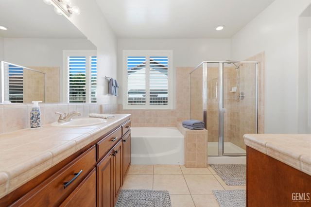 1998 Albarino Street, Tulare, CA 93274