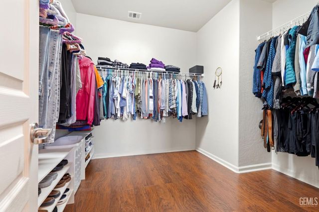 1998 Albarino Street, Tulare, CA 93274