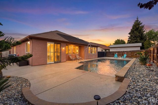 1998 Albarino Street, Tulare, CA 93274