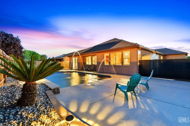 1998 Albarino Street, Tulare, CA 93274