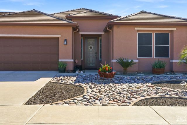 1998 Albarino Street, Tulare, CA 93274