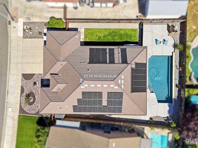 1998 Albarino Street, Tulare, CA 93274