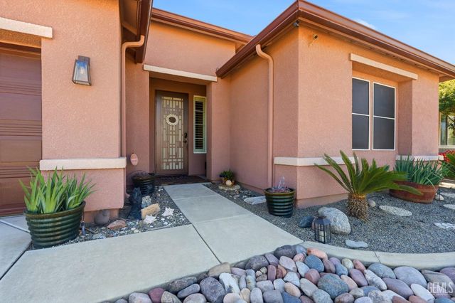 1998 Albarino Street, Tulare, CA 93274