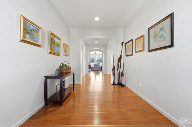 1998 Albarino Street, Tulare, CA 93274