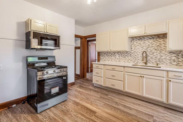 2808 Greeley AVENUE, Milwaukee, WI 53207