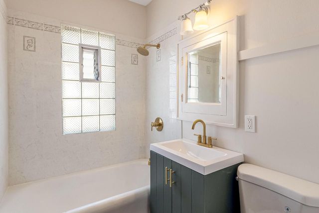 2808 Greeley AVENUE, Milwaukee, WI 53207