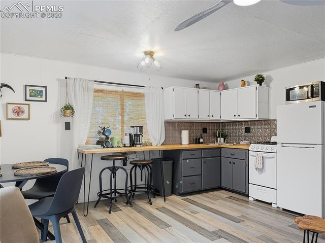 112 Denwood Drive, Florissant, CO 80816