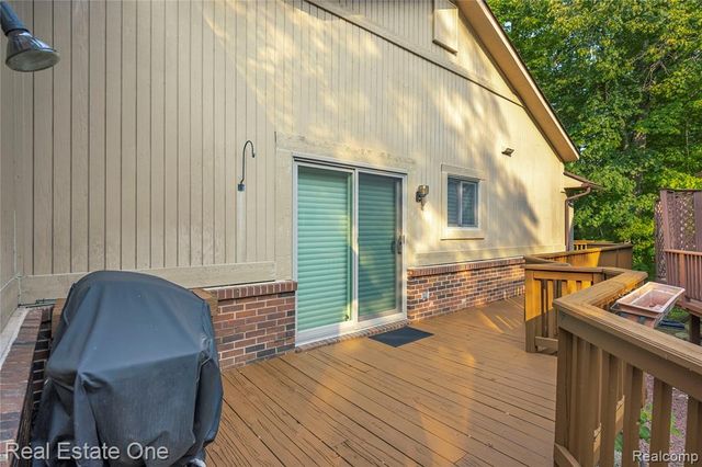 6291 Pheasant Run, West Bloomfield, MI 48322