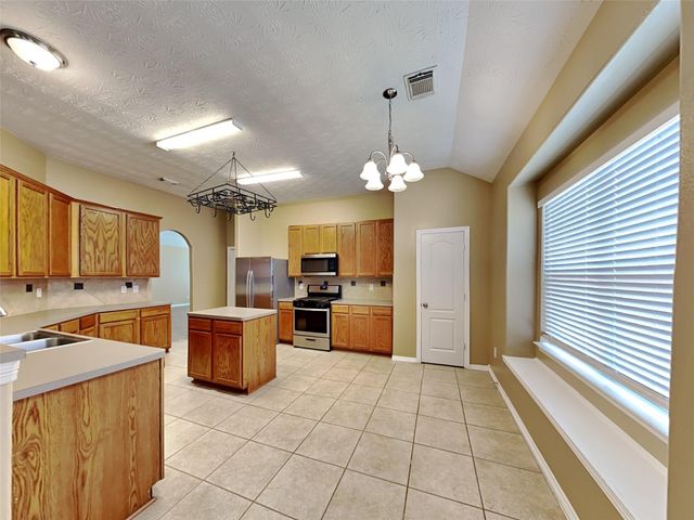 2315 Perkins Crossing Drive, Conroe, TX 77304