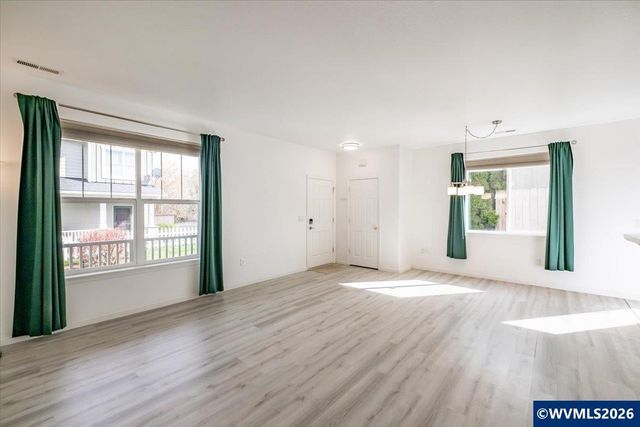 512 NW Celtis Ln, Hillsboro, OR 97124