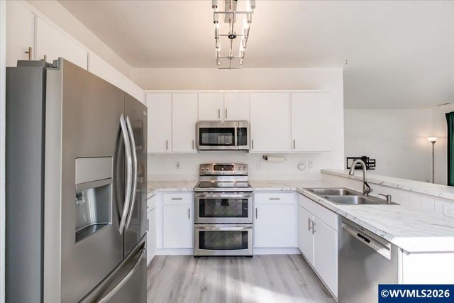 512 NW Celtis Ln, Hillsboro, OR 97124