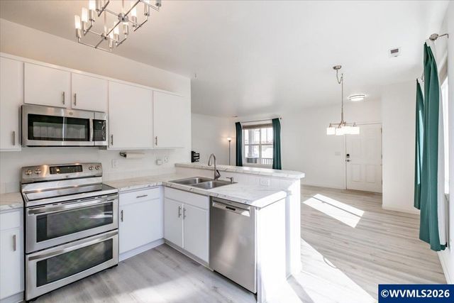 512 NW Celtis Ln, Hillsboro, OR 97124