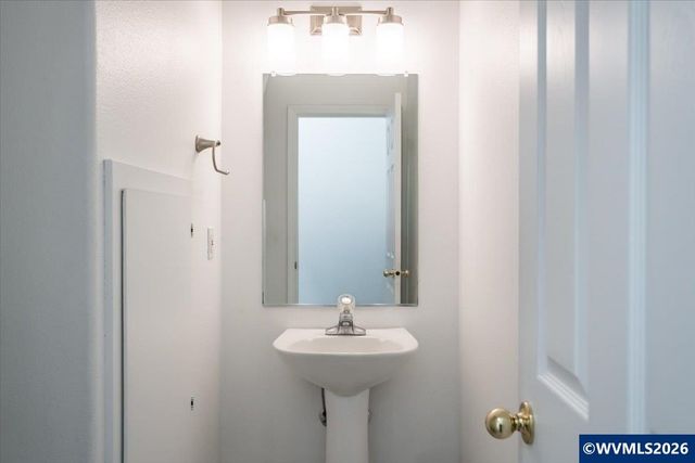 512 NW Celtis Ln, Hillsboro, OR 97124