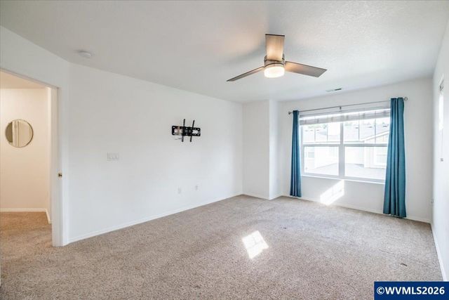 512 NW Celtis Ln, Hillsboro, OR 97124