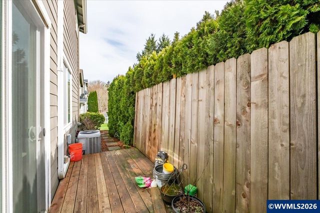 512 NW Celtis Ln, Hillsboro, OR 97124