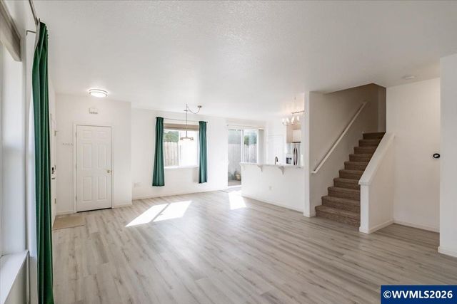 512 NW Celtis Ln, Hillsboro, OR 97124