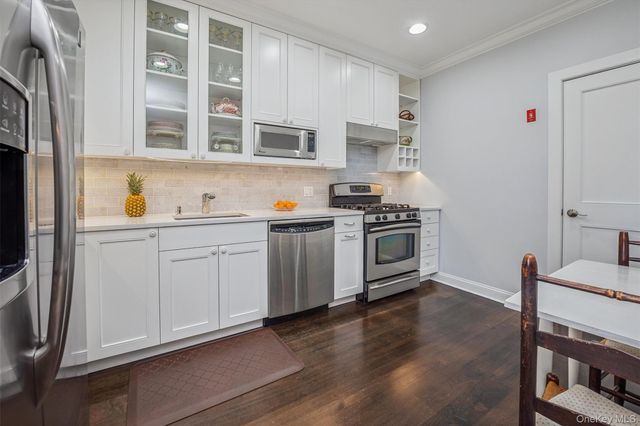 55 1st Street 414, Pelham, NY 10803