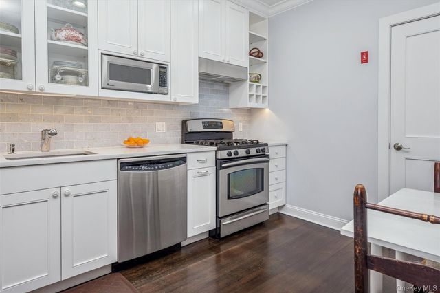 55 1st Street 414, Pelham, NY 10803