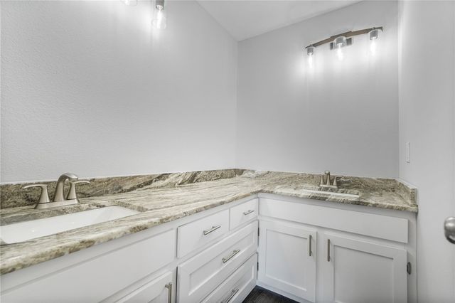 2406 Capitan Dr B, Corpus Christi, TX 78414