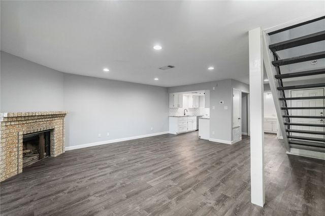 2406 Capitan Dr B, Corpus Christi, TX 78414