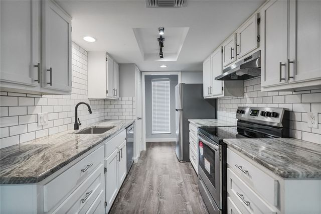 2406 Capitan Dr B, Corpus Christi, TX 78414