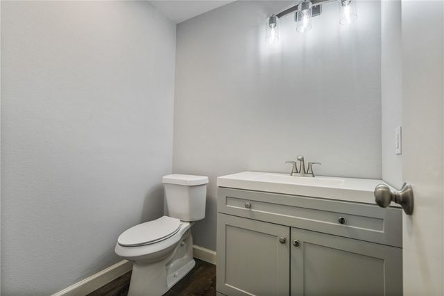 2406 Capitan Dr B, Corpus Christi, TX 78414