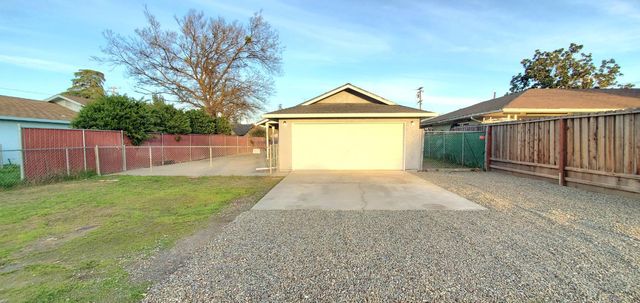 24 Church St, Empire, CA 95319